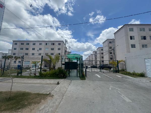 Vende-se em Salvador-BA  apto, 69.57 de área total, 40.53 de área privativa,  2_qto(s), WC, 1_sala(s), cozinha.