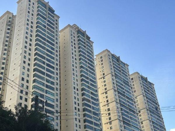Vende-se em Salvador-BA  apto, 228.49 de área total, 102.73 de área privativa,  3_qto(s), a.serv, WC, WC Emp, 1_sala(s), cozinha.