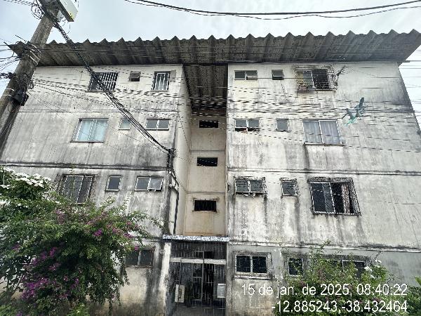 Vende-se em Salvador-BA  apto, 45.46 de área total, 42.05 de área privativa,  2_qto(s), a.serv, WC, 1_sala(s), cozinha.