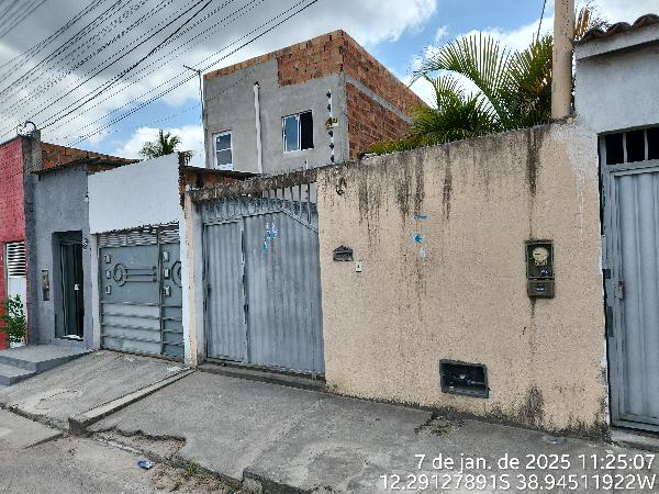 Vende-se em Feira De Santana-BA  Casa, 60.81 de área total, 60.81 de área privativa, 125.00 de área do terreno,  2_qto(s), a.serv, WC, 1_sala(s), cozinha.