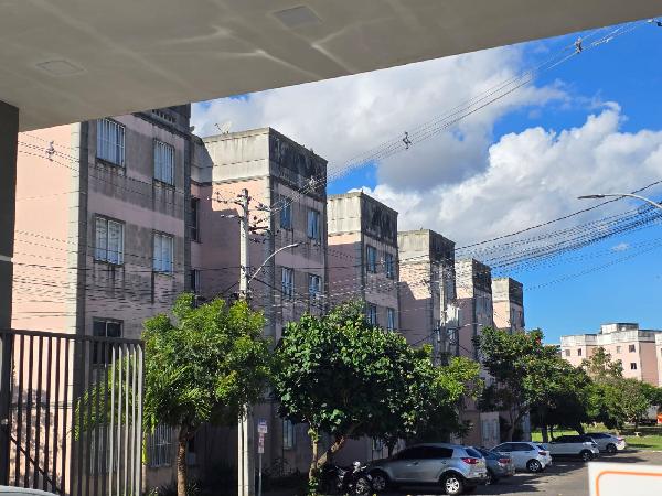 Vende-se em Feira De Santana-BA  apto, 42.91 de área total, 42.91 de área privativa,  2_qto(s), a.serv, WC, 1_sala(s), cozinha.