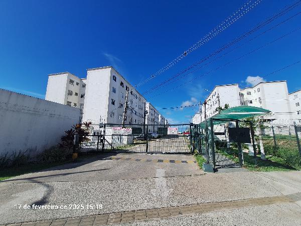 Vende-se em Salvador-BA  apto, 105.63 de área total, 40.53 de área privativa,  2_qto(s), a.serv, WC, 1_sala(s), cozinha.