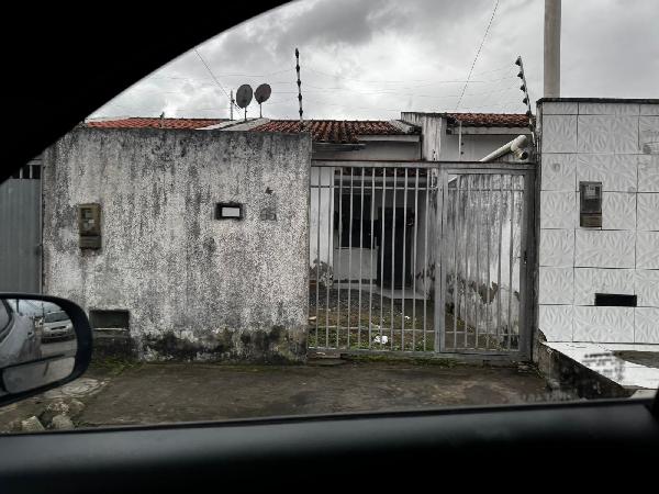 Vende-se em Feira De Santana-BA  Casa, 59.63 de área total, 59.63 de área privativa, 125.00 de área do terreno,  2_qto(s), WC, 1_sala(s), cozinha.
