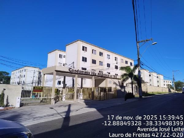 Vende-se em Lauro De Freitas-BA  apto, 83.76 de área total, 39.98 de área privativa,  2_qto(s), a.serv, WC, 1_sala(s), cozinha, 1_vaga(s) de garagem.