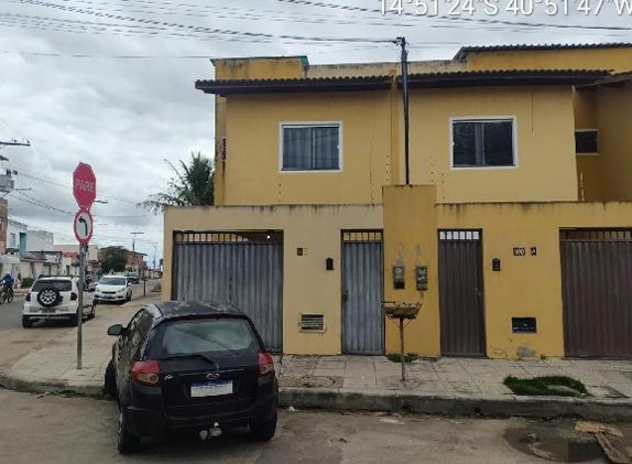 Vende-se em Vitoria Da Conquista-BA  Casa, 73.80 de área privativa, 82.55 de área do terreno,  2_qto(s), a.serv, WC, 2_sala(s), 1 lavabo(s), 1_vaga(s) de garagem.