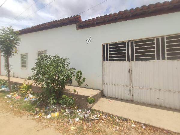 Vende-se em Iacu-BA  Casa, 109.90 de área privativa, 155.90 de área do terreno,  2_qto(s), WC, 1_sala(s), cozinha, 1_vaga(s) de garagem.