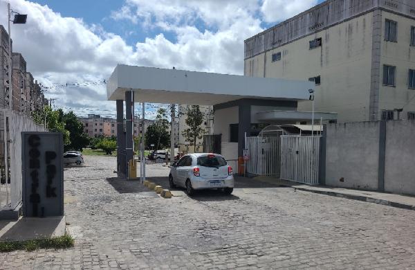 Vende-se em Feira De Santana-BA  apto, 42.91 de área total, 42.91 de área privativa,  2_qto(s), a.serv, WC, 1_sala(s), cozinha.
