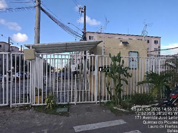 Vende-se em Lauro De Freitas-BA  apto, 99.25 de área total, 40.53 de área privativa,  2_qto(s), WC, 1_sala(s), cozinha.
