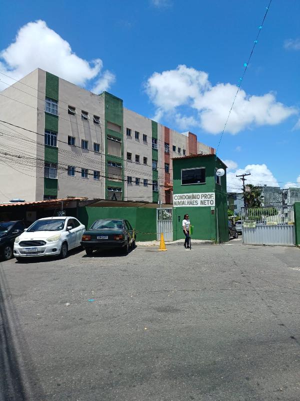 Vende-se em Salvador-BA  apto, 57.17 de área total, 57.17 de área privativa,  2_qto(s), a.serv, WC, 1_sala(s), cozinha.