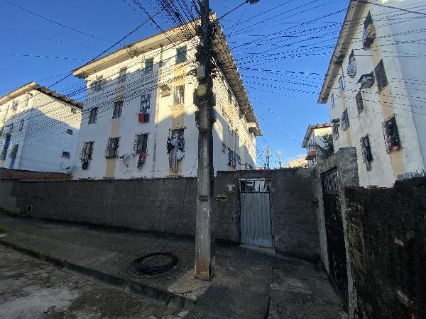 Vende-se em Lauro De Freitas-BA  apto, 37.45 de área total, 37.45 de área privativa,  2_qto(s), a.serv, WC, 1_sala(s), cozinha.