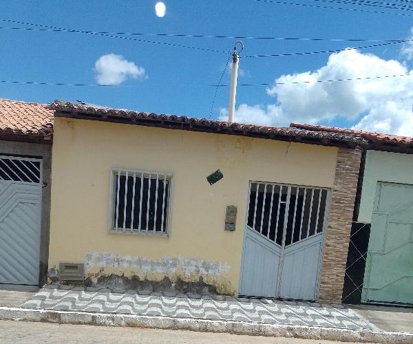 Vende-se em Iacu-BA  Casa, 54.00 de área total, 54.00 de área privativa, 66.40 de área do terreno,  2_qto(s), a.serv, WC, 1_sala(s), cozinha.