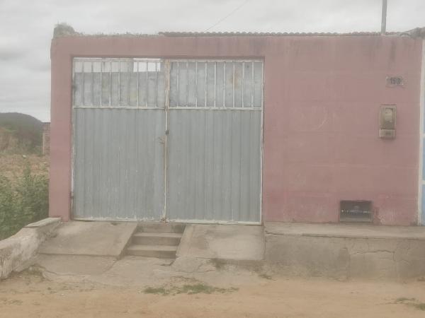 Vende-se em Iacu-BA  Casa, 59.45 de área privativa, 100.00 de área do terreno,  2_qto(s), a.serv, WC, 1_sala(s), cozinha, 1_vaga(s) de garagem.