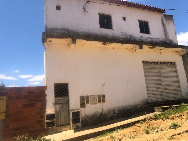 Vende-se em Macarani-BA  apto, 81.00 de área privativa, 0.00 de área do terreno.