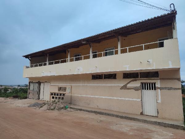 Vende-se em Itaberaba-BA  Casa, 259.35 de área total, 259.35 de área privativa, 140.33 de área do terreno,  3_qto(s), WC, 4_sala(s), cozinha, 4_vaga(s) de garagem.