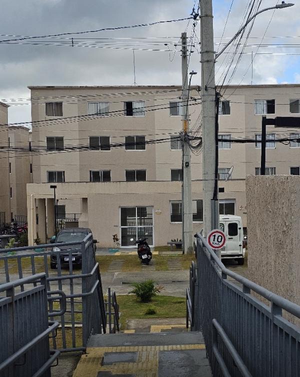 Vende-se em Salvador-BA  apto, 70.47 de área total, 40.53 de área privativa,  2_qto(s), a.serv, WC, 1_sala(s), cozinha.
