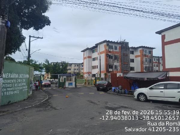 Vende-se em Salvador-BA  apto, 51.24 de área total, 47.33 de área privativa,  2_qto(s), a.serv, WC, 1_sala(s), cozinha.