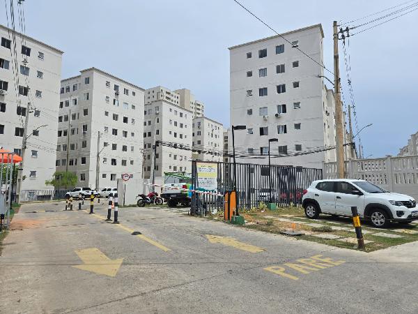Vende-se em Salvador-BA  apto, 68.22 de área total, 41.89 de área privativa,  2_qto(s), a.serv, WC, 1_sala(s), cozinha.