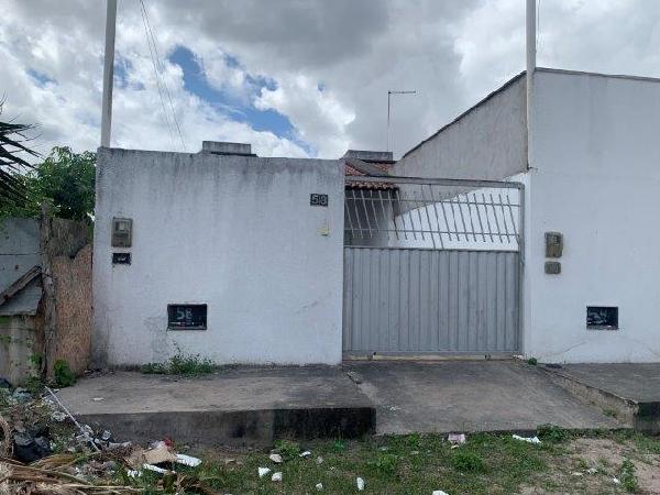 Vende-se em Feira De Santana-BA  Casa, 65.73 de área privativa, 125.00 de área do terreno,  2_qto(s), varanda, a.serv, WC, 1_sala(s), cozinha, 1_vaga(s) de garagem.