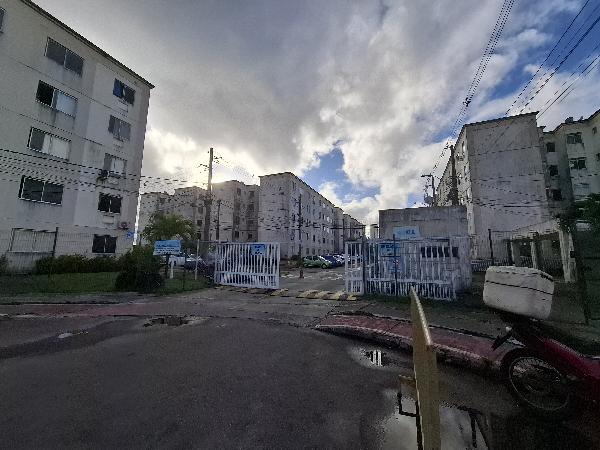 Vende-se em Salvador-BA  apto, 81.52 de área total, 40.05 de área privativa,  2_qto(s), WC, 1_sala(s), cozinha.