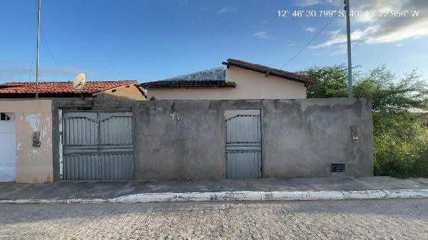 Vende-se em Iacu-BA  Casa, 59.57 de área total, 59.57 de área privativa, 128.00 de área do terreno,  2_qto(s), a.serv, WC, 1_sala(s), cozinha, 1_vaga(s) de garagem.