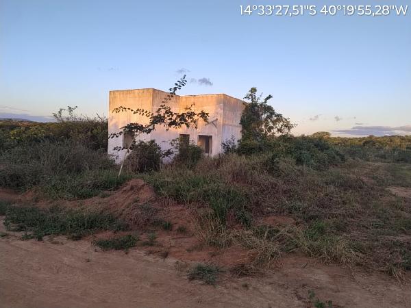 Vende-se em Pocoes-BA  Terreno, 300.00 de área do terreno.