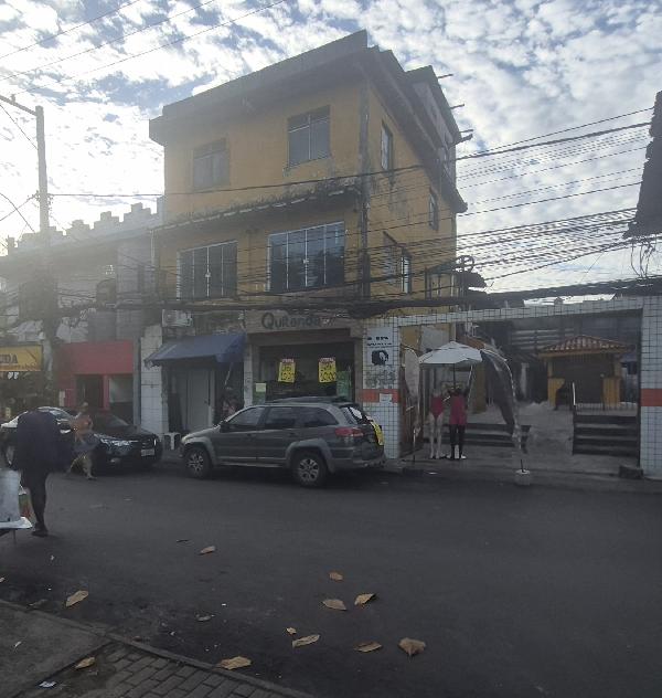 Vende-se em Salvador-BA  Casa, 144.00 de área total, 144.00 de área privativa, 144.00 de área do terreno,  2_qto(s), a.serv, WC, 1_sala(s), cozinha, 1_vaga(s) de garagem.
