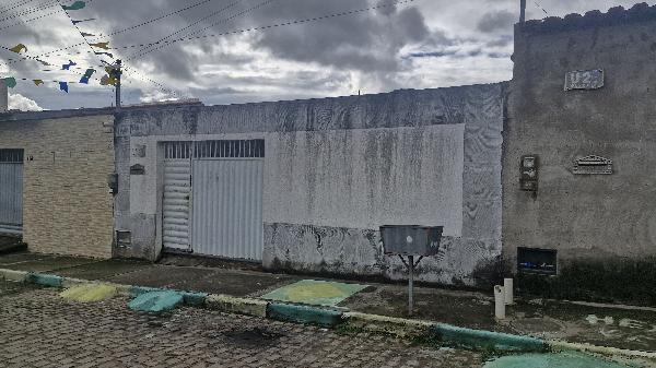 Vende-se em Feira De Santana-BA  Casa, 36.92 de área total, 33.42 de área privativa, 112.50 de área do terreno,  2_qto(s), varanda, a.serv, WC, 1_sala(s), cozinha.