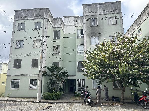 Vende-se em Feira De Santana-BA  apto, 42.91 de área privativa,  2_qto(s), a.serv, WC, 1_sala(s), cozinha.