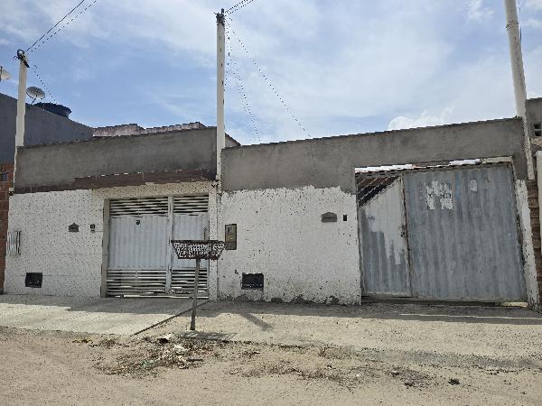 Vende-se em Feira De Santana-BA  Casa, 88.79 de área total, 85.29 de área privativa, 150.00 de área do terreno,  3_qto(s), a.serv, WC, 2_sala(s), cozinha, 1_vaga(s) de garagem.