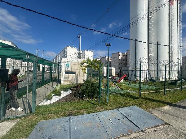 Vende-se em Salvador-BA  apto, 69.89 de área total, 40.53 de área privativa,  2_qto(s), WC, 1_sala(s), cozinha.