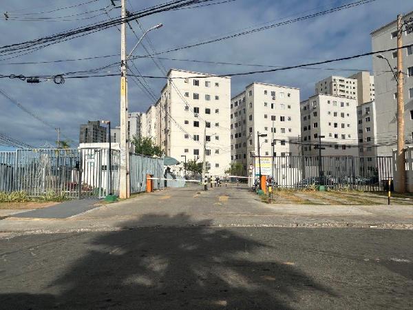 Vende-se em Salvador-BA  apto, 68.21 de área total, 41.88 de área privativa,  1_qto(s), WC, 1_sala(s), cozinha.