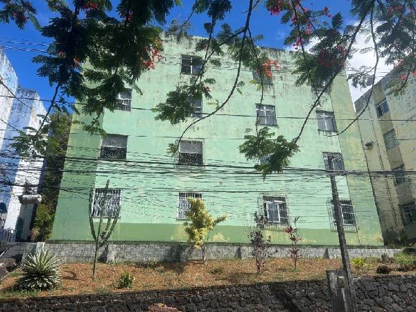 Vende-se em Salvador-BA  apto, 51.56 de área total, 51.56 de área privativa,  2_qto(s), a.serv, WC, 1_sala(s), cozinha.