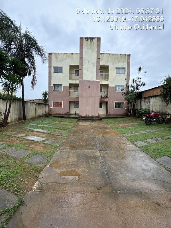 Vende-se em Cidade Ocidental-GO  apto, 53.40 de área privativa,  2_qto(s), WC, 1_sala(s), cozinha, 1_vaga(s) de garagem.