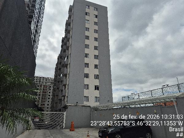 Vende-se em Guarulhos-SP  apto, 81.68 de área total, 42.25 de área privativa,  2_qto(s), a.serv, WC, cozinha, 1_vaga(s) de garagem.