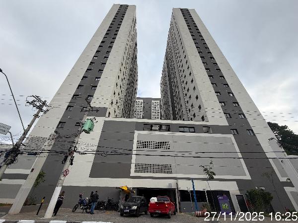 Vende-se em Diadema-SP  apto, 75.36 de área total, 40.90 de área privativa,  2_qto(s), WC, 1_sala(s), cozinha.