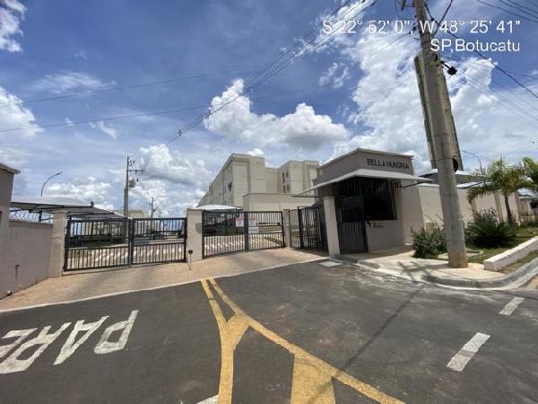 Vende-se em Botucatu-SP  apto, 68.41 de área total, 39.30 de área privativa,  2_qto(s), WC, 1_sala(s), cozinha.