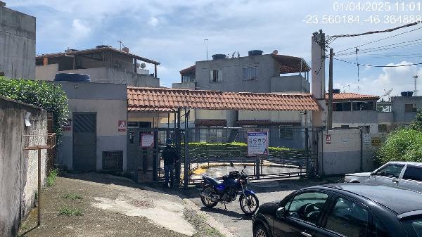Vende-se em Ferraz De Vasconcelos-SP  apto, 91.99 de área total, 77.66 de área privativa,  2_qto(s), a.serv, WC, 1_sala(s), cozinha, Terraco.