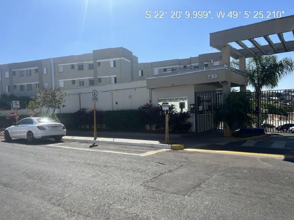 Vende-se em Bauru-SP  apto, 83.22 de área total, 43.06 de área privativa,  2_qto(s), WC, 1_sala(s), cozinha, 1_vaga(s) de garagem.