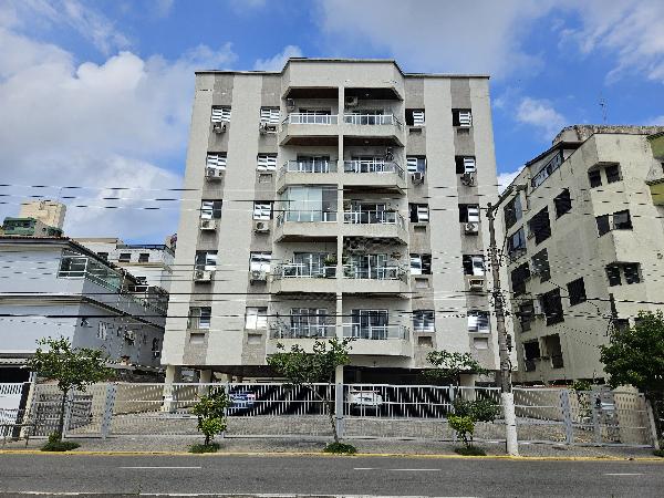 Vende-se em Guaruja-SP  apto, 52.60 de área privativa, WC Emp, 1_vaga(s) de garagem.