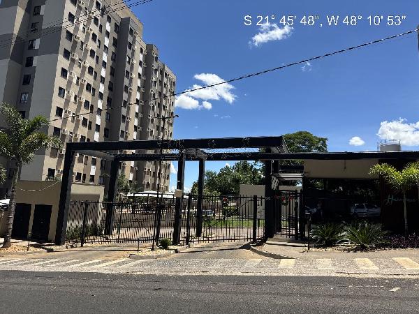 Vende-se em Araraquara-SP  apto, 103.16 de área total, 50.39 de área privativa,  2_qto(s), a.serv, WC, 1_sala(s), cozinha, 1_vaga(s) de garagem.