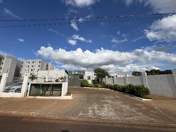 Vende-se em Araraquara-SP  apto, 89.00 de área total, 47.84 de área privativa,  2_qto(s), WC, 1_sala(s), cozinha, 1_vaga(s) de garagem.