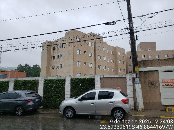 Vende-se em Cotia-SP  apto, 117.39 de área total, 46.67 de área privativa, 1_vaga(s) de garagem.