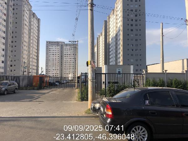 Vende-se em Guarulhos-SP  apto, 55.29 de área total, 44.18 de área privativa,  2_qto(s), WC, 1_sala(s), cozinha.