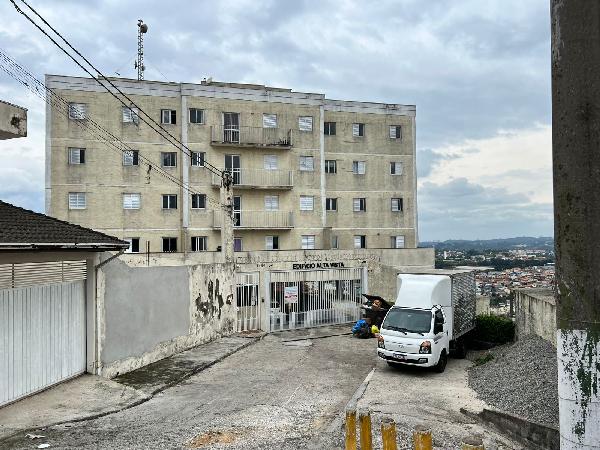Vende-se em Cotia-SP  apto, 81.74 de área total, 49.14 de área privativa,  2_qto(s), a.serv, WC, 1_sala(s), cozinha, 1_vaga(s) de garagem.