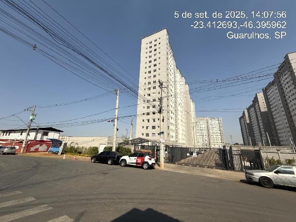 Vende-se em Guarulhos-SP  apto, 52.71 de área total, 42.09 de área privativa,  2_qto(s), a.serv, WC, 1_sala(s), cozinha.