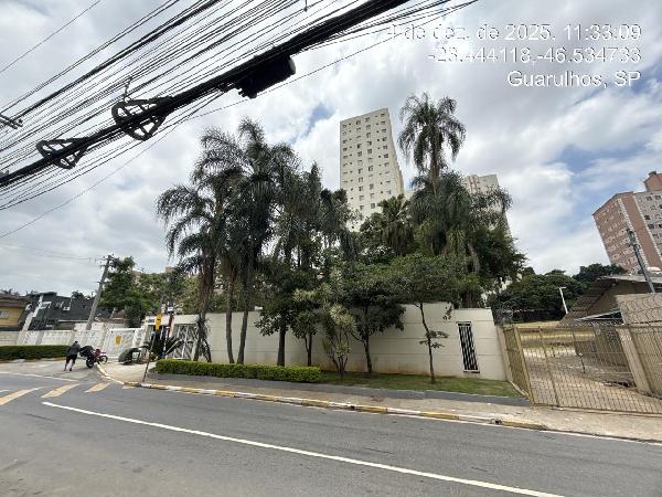 Vende-se em Guarulhos-SP  apto, 91.83 de área total, 49.62 de área privativa,  2_qto(s), a.serv, WC, 1_sala(s), cozinha, 1_vaga(s) de garagem.