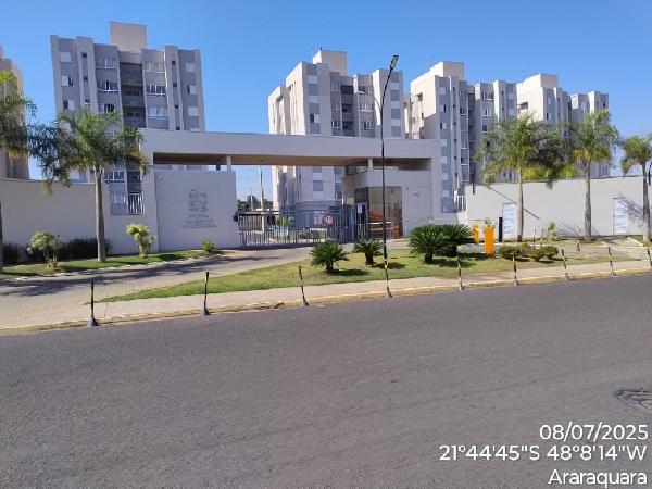 Vende-se em Araraquara-SP  apto, 105.01 de área total, 47.85 de área privativa,  2_qto(s), a.serv, WC, 1_sala(s), cozinha, 1_vaga(s) de garagem.