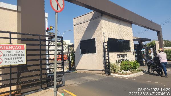 Vende-se em Araras-SP  apto, 82.15 de área total, 41.85 de área privativa,  2_qto(s), WC, 1_sala(s), cozinha, 1_vaga(s) de garagem.
