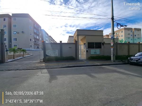 Vende-se em Caucaia-CE  apto, 64.51 de área total, 47.76 de área privativa,  2_qto(s), WC, 1_sala(s), cozinha.