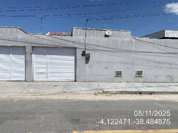 Vende-se em Horizonte-CE  Casa, 89.38 de área total, 89.38 de área privativa, 181.04 de área do terreno,  3_qto(s), a.serv, WC, 1_sala(s), cozinha, 1_vaga(s) de garagem.